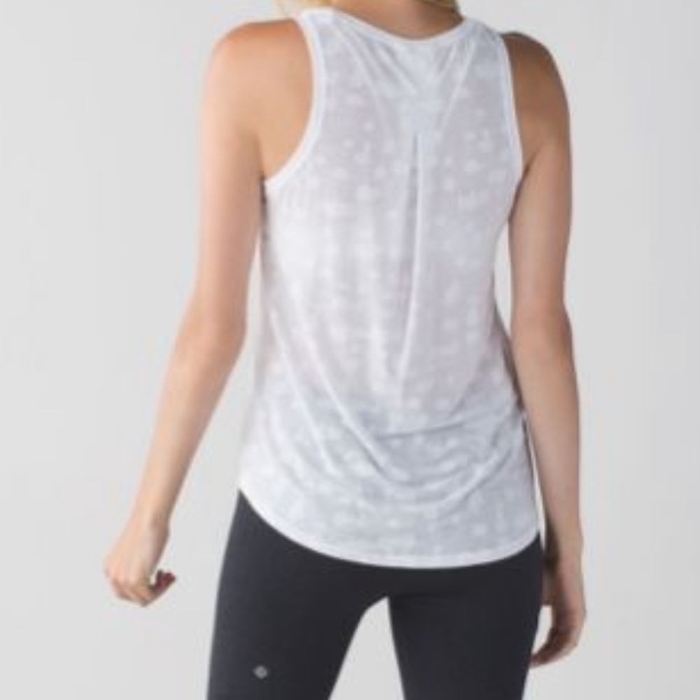 Lululemon go om tank size 8